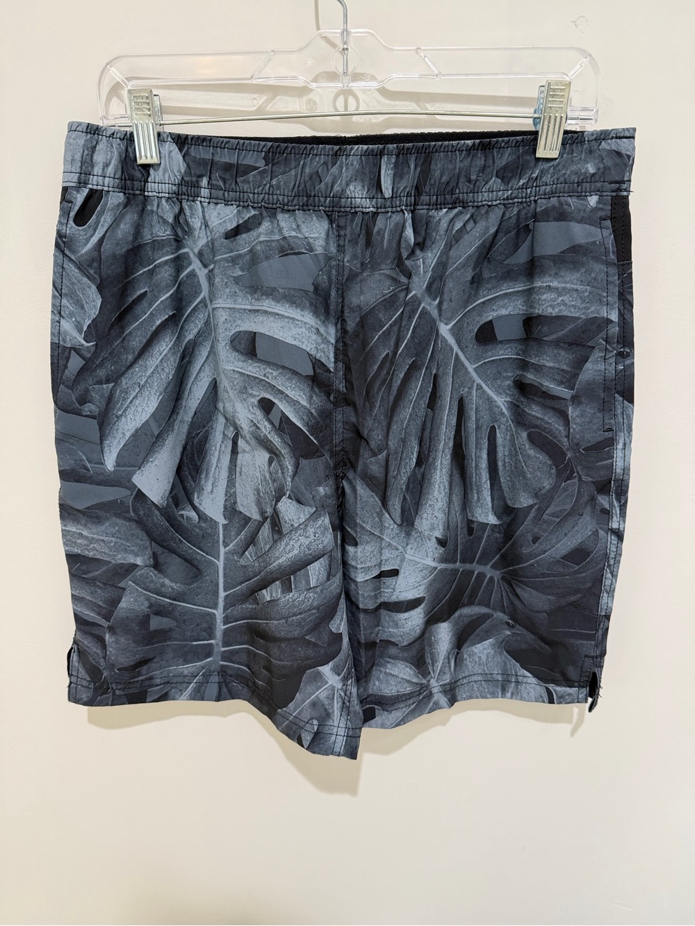 Speedo Grey & Navy Tropical Leaf Swim Trunks men’s size medium